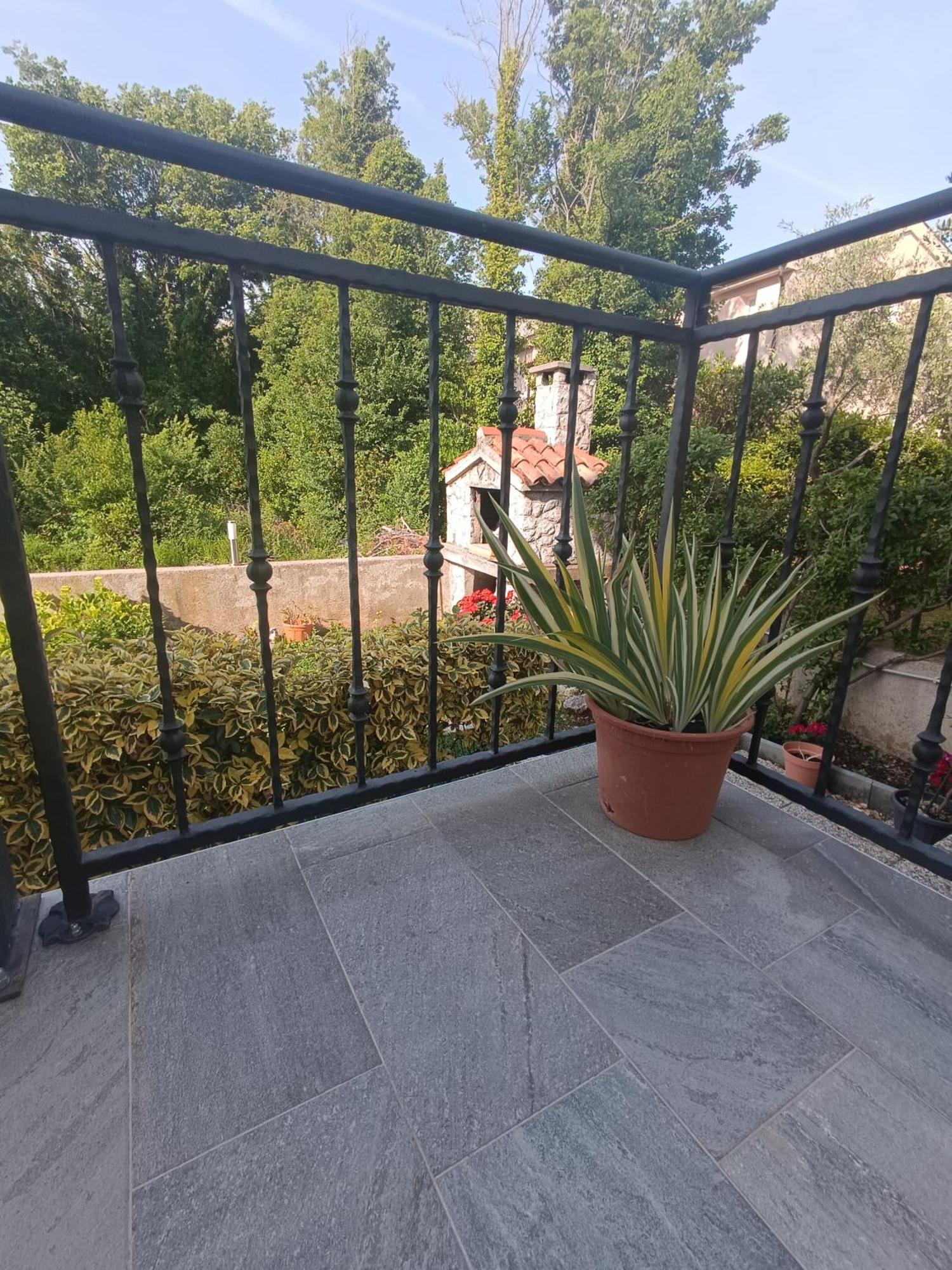 Apartments Kraljic I Baška Eksteriør bilde